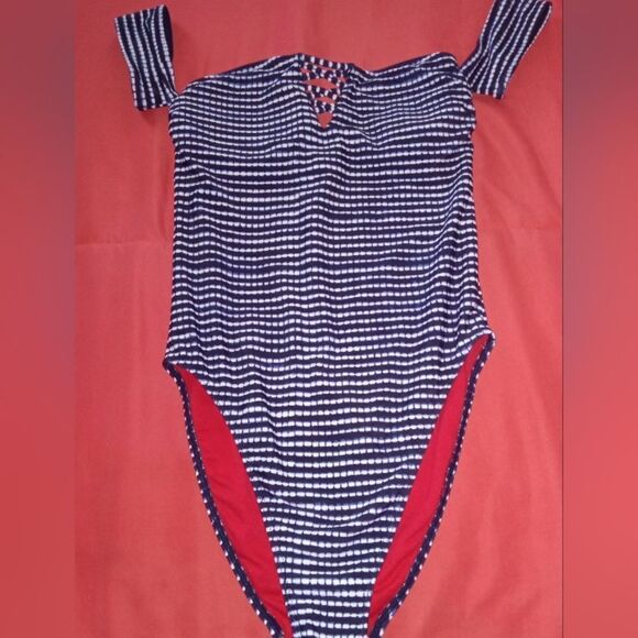 HOLLISTER WOMEN'S SWIM SUIT - Picture 1 of 5